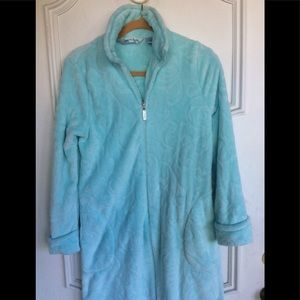 Jasmine Rose Plush zip up robe Size M
